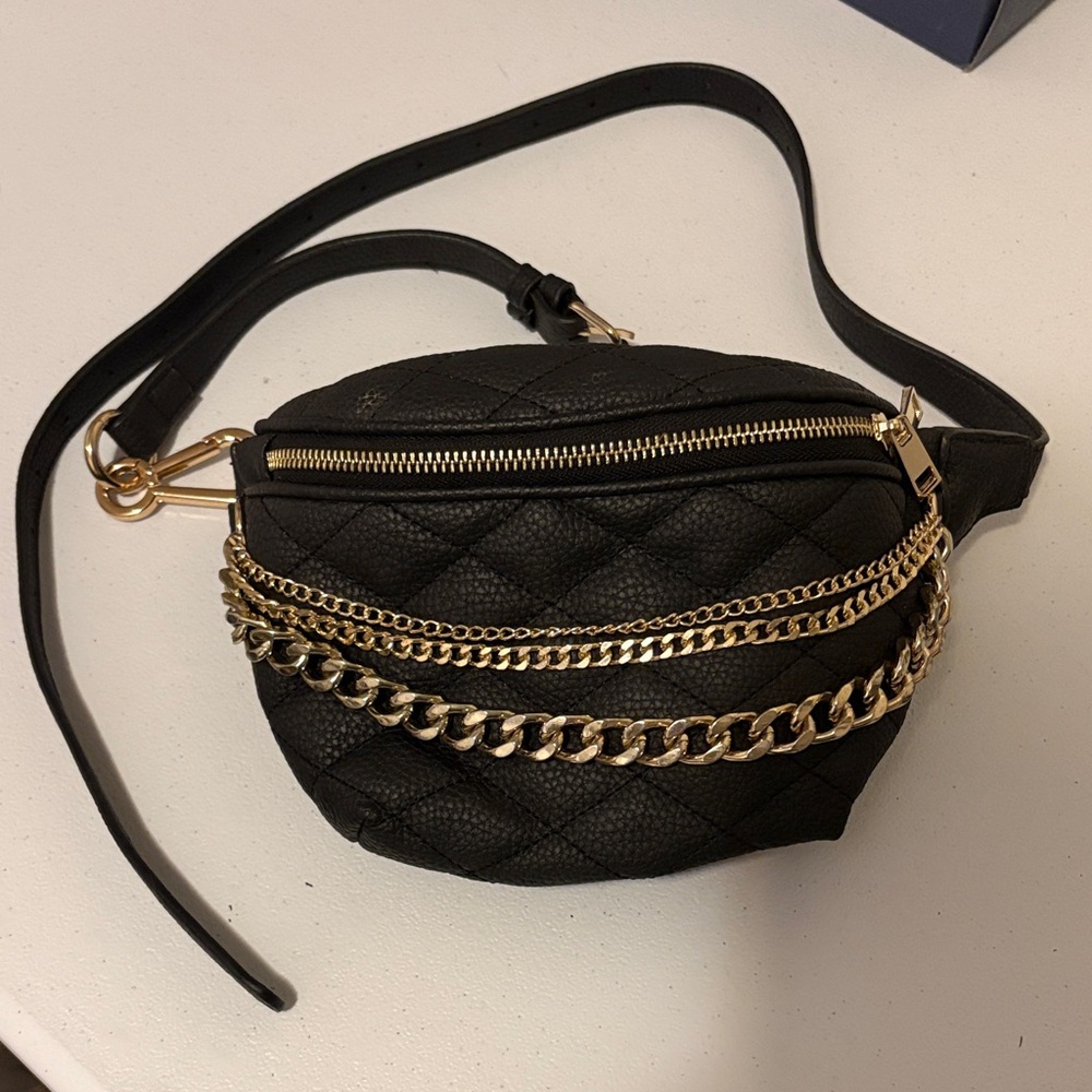 Elegant Black Quilted Chain Crossbody Bag